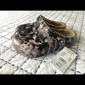 Camouflage Fuzz Lined Crocs